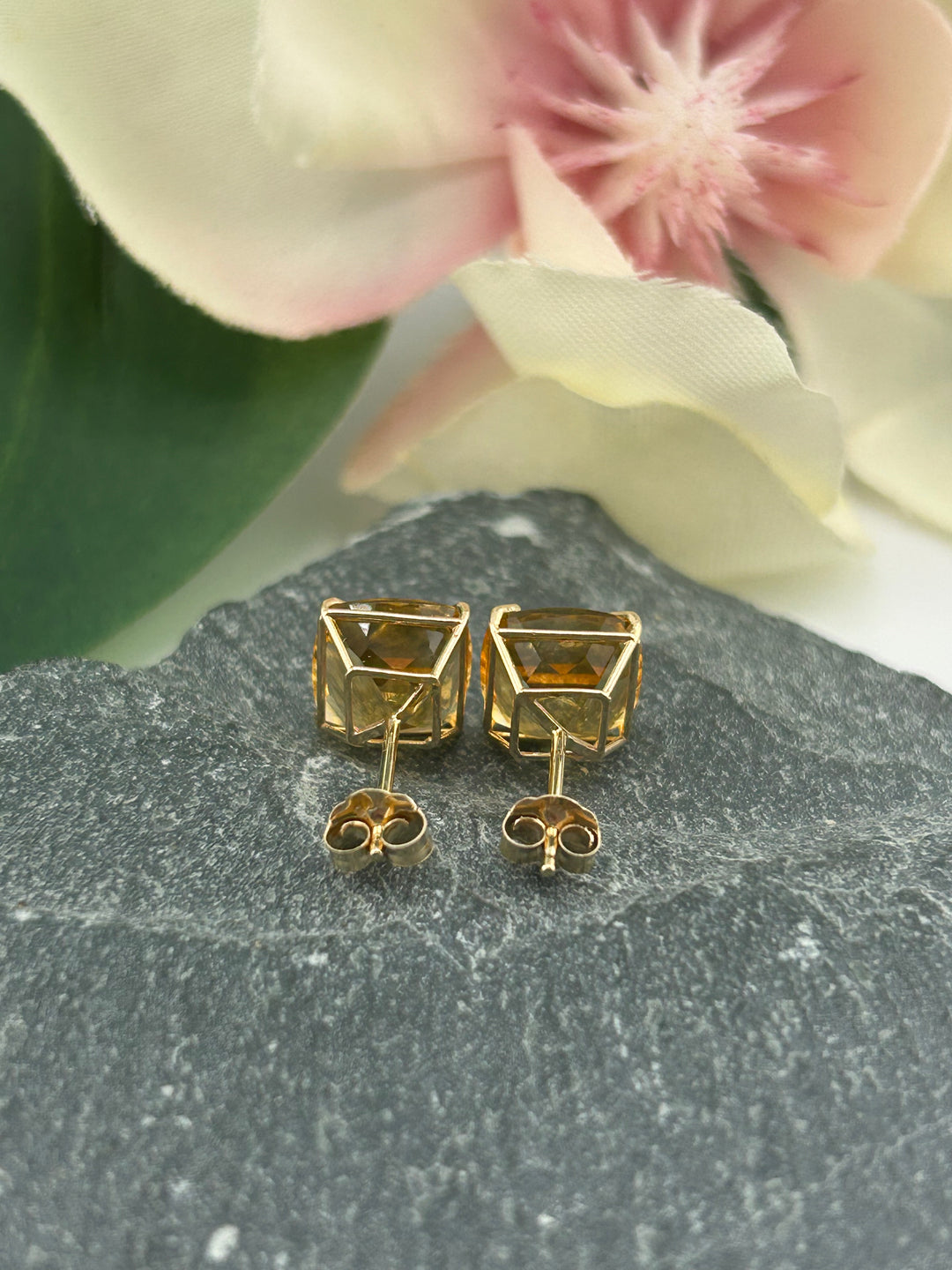 14K Gold Citrine 8mm Post-back Earrings
