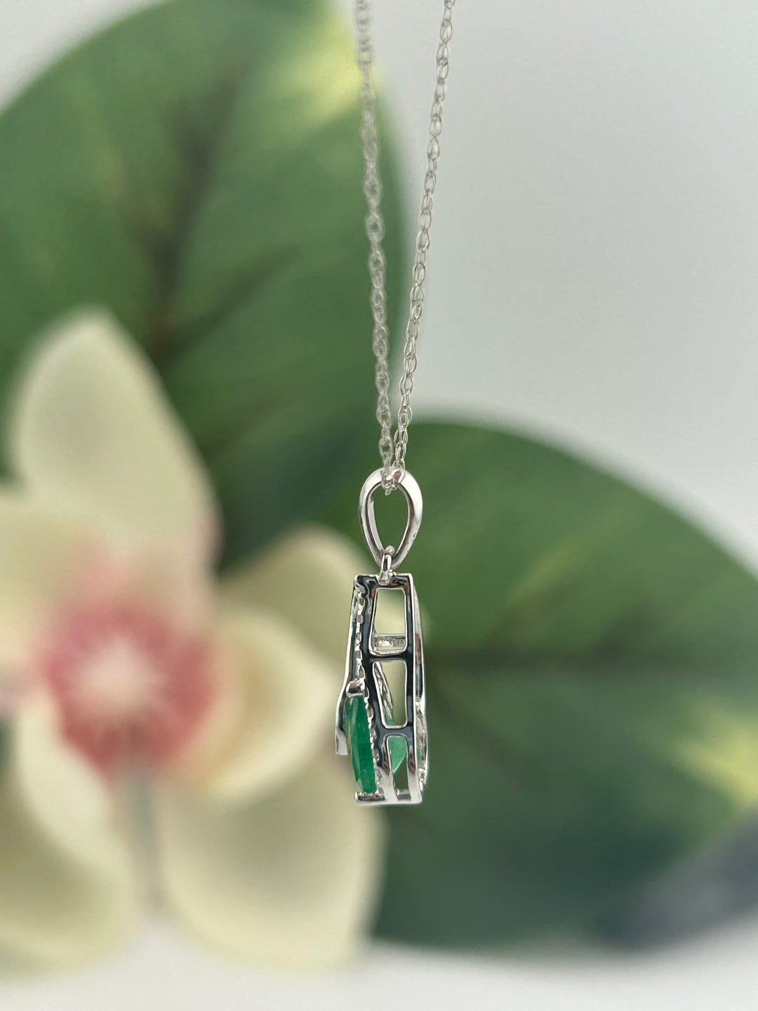 10K White Gold Diamond & Emerald Necklace