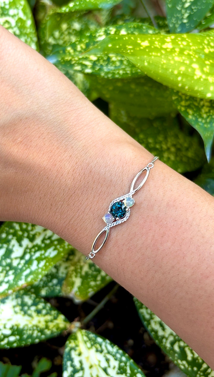 Jewelry Vault Reveal Bracelet (Single Tier)