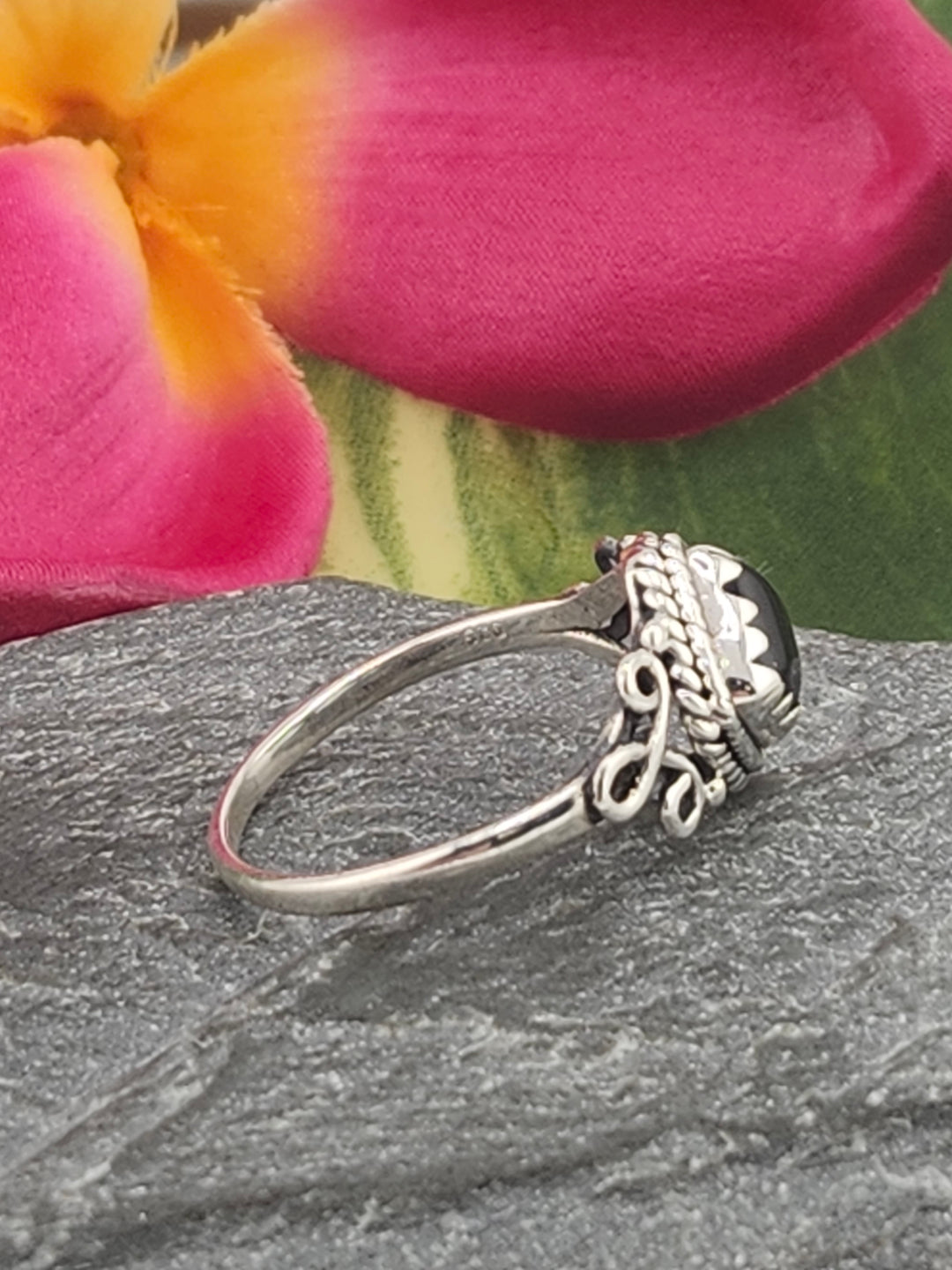 Black Onyx and 925 Sterling Silver Ring - Size 7