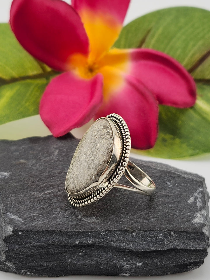 Stingray Coral Ring Size 7