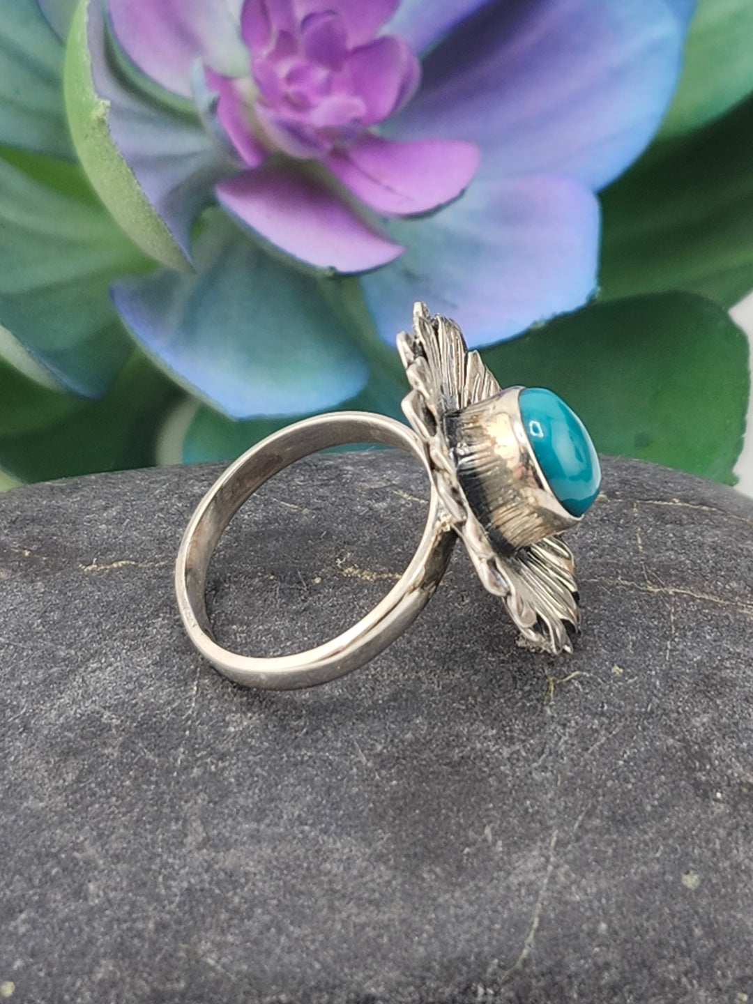 Kingman Turquoise and 925 Sterling Silver Flower Ring - Size 6.5