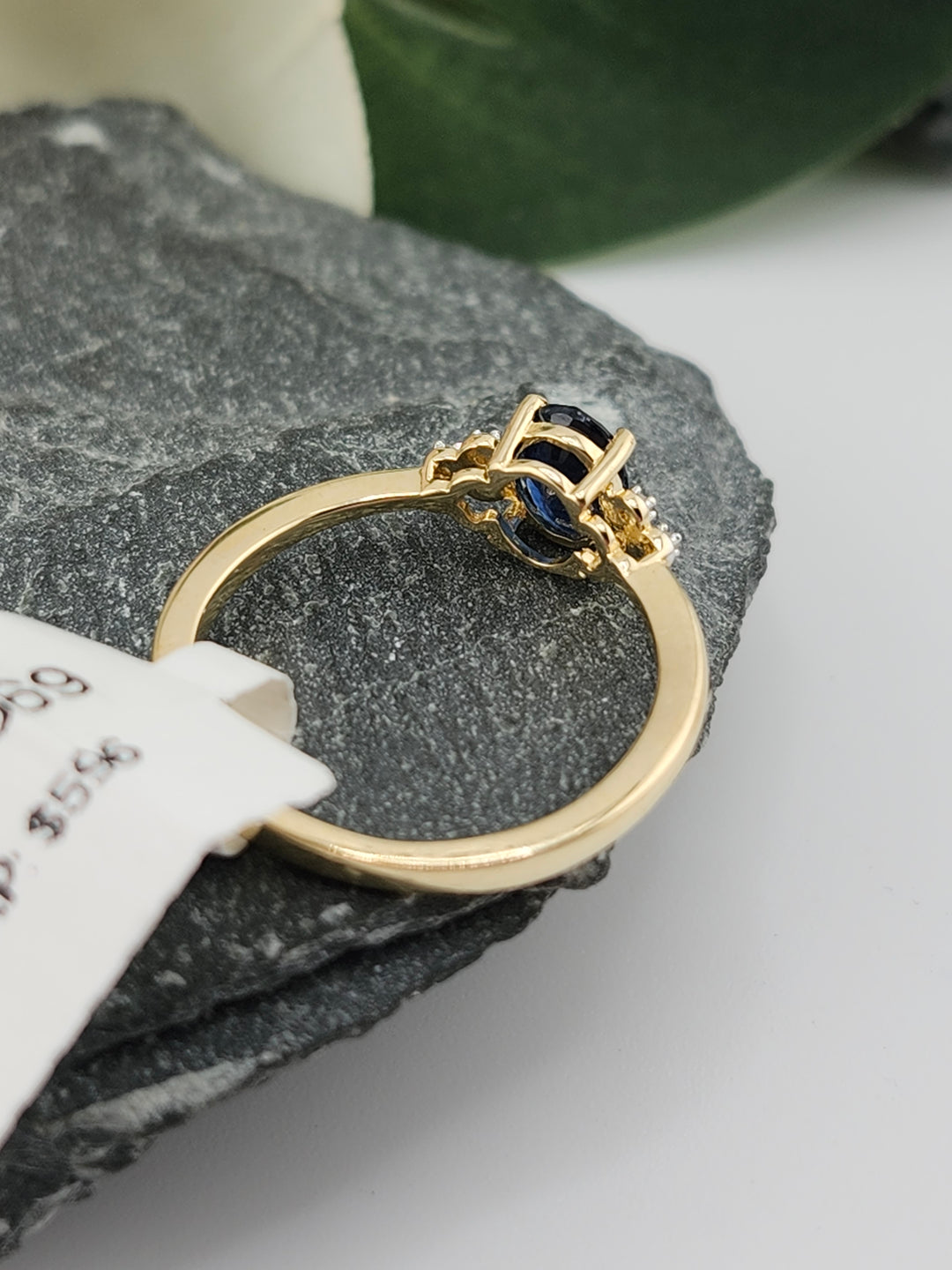 10K Gold Diamond and Blue Sapphire Ring