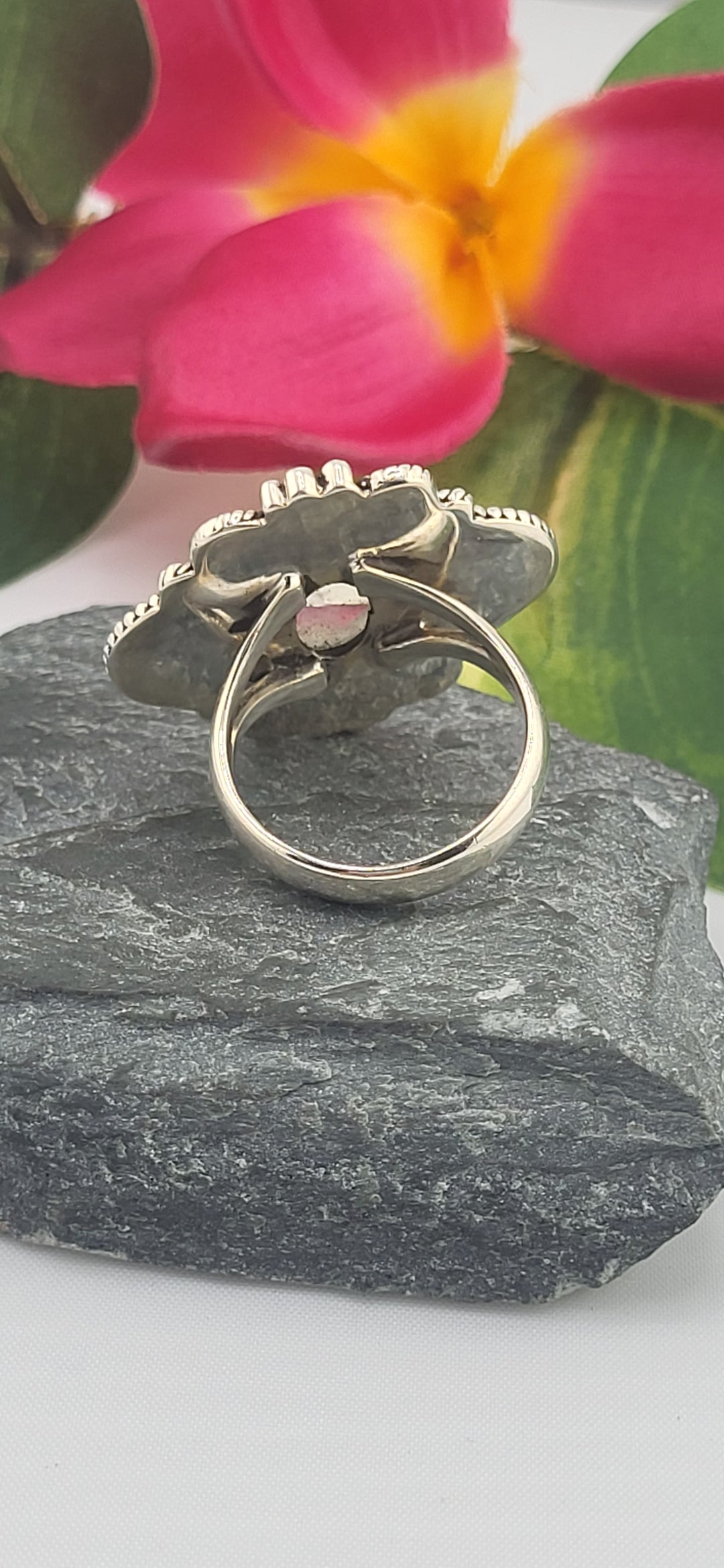 Moonstone and 925 Sterling Silver Ring Size 6.75