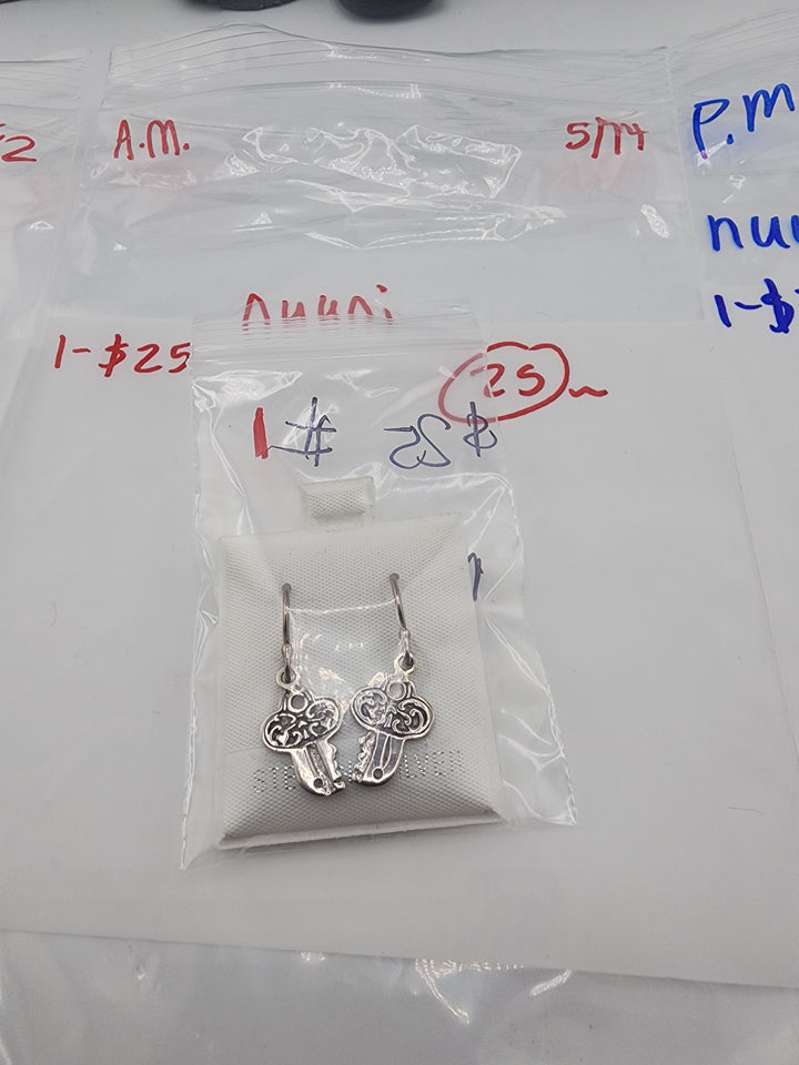 Nuuni - 5/14/26 - 1 925 Sterling Silver Items