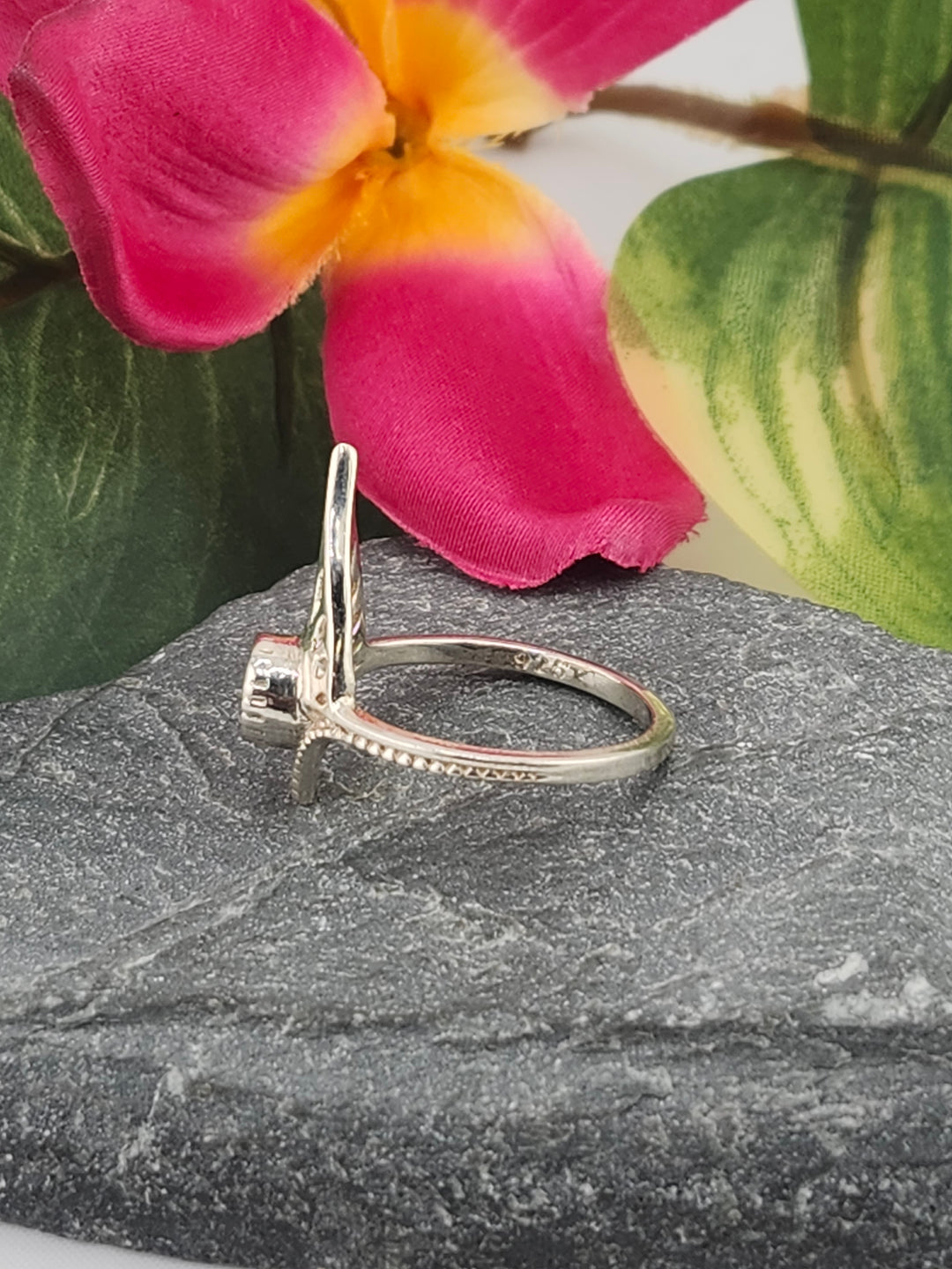 925 Sterling Silver and Peridot Ring Size 8