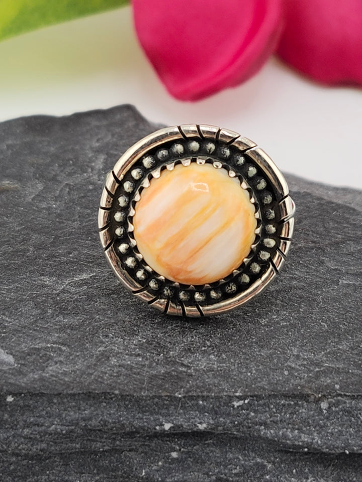Round Spiny Oyster Ring Size 8