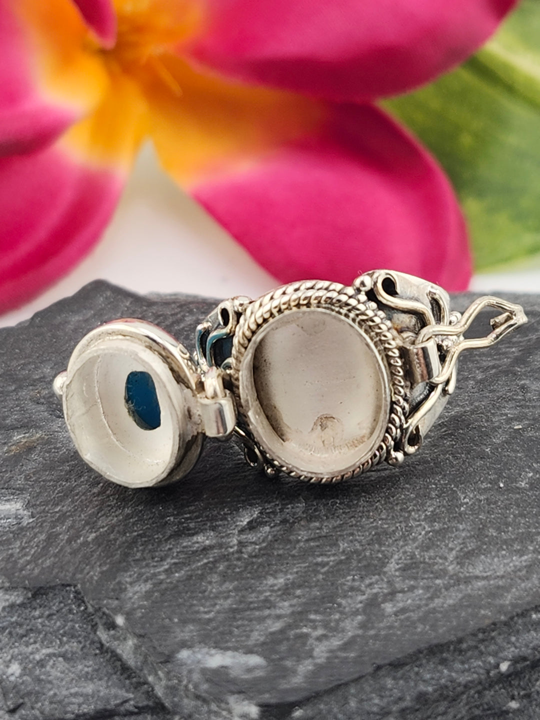 Kingman Turquoise and 925 Sterling Silver Locket Ring - Size 7