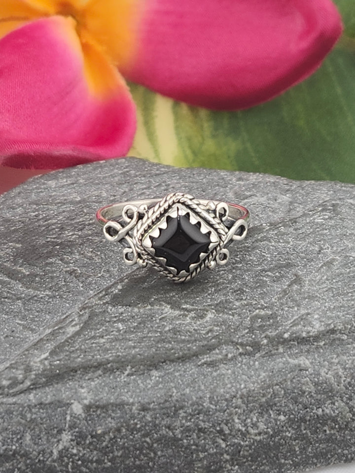 Black Onyx and 925 Sterling Silver Ring - Size 7