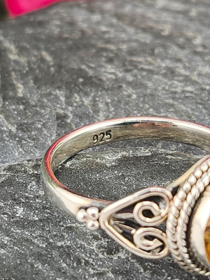 Baltic Amber and 925 Sterling Silver Ring - Size 6