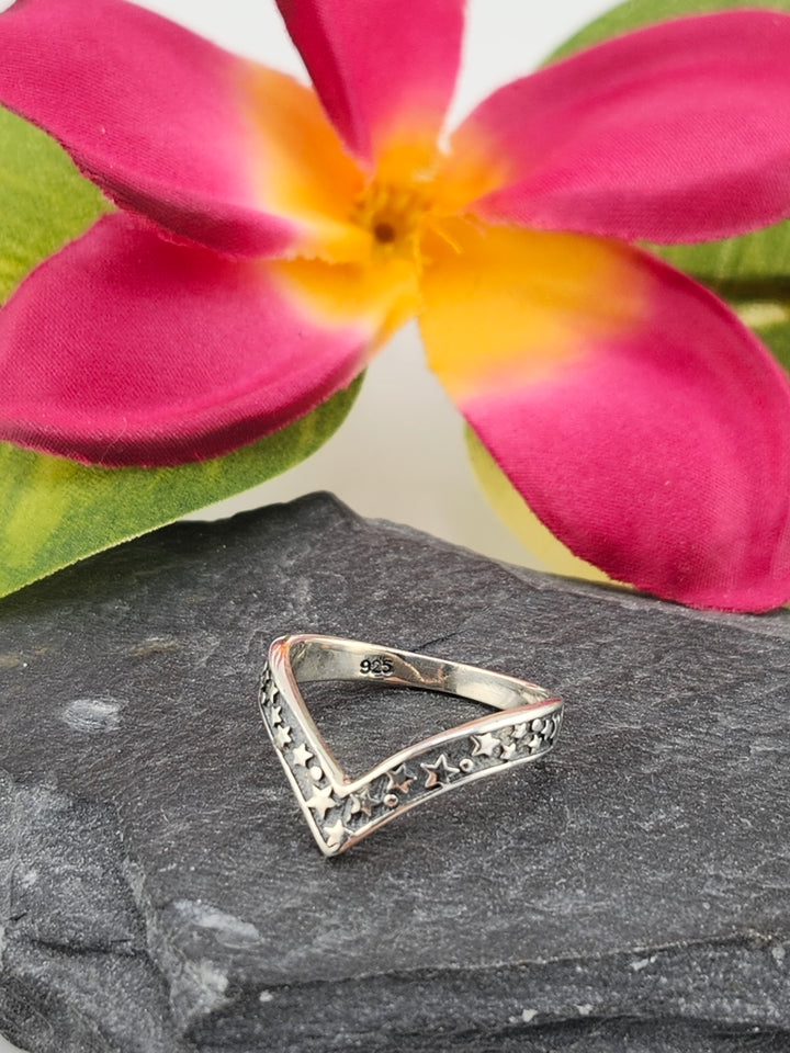 Chevron Star Ring Size 5