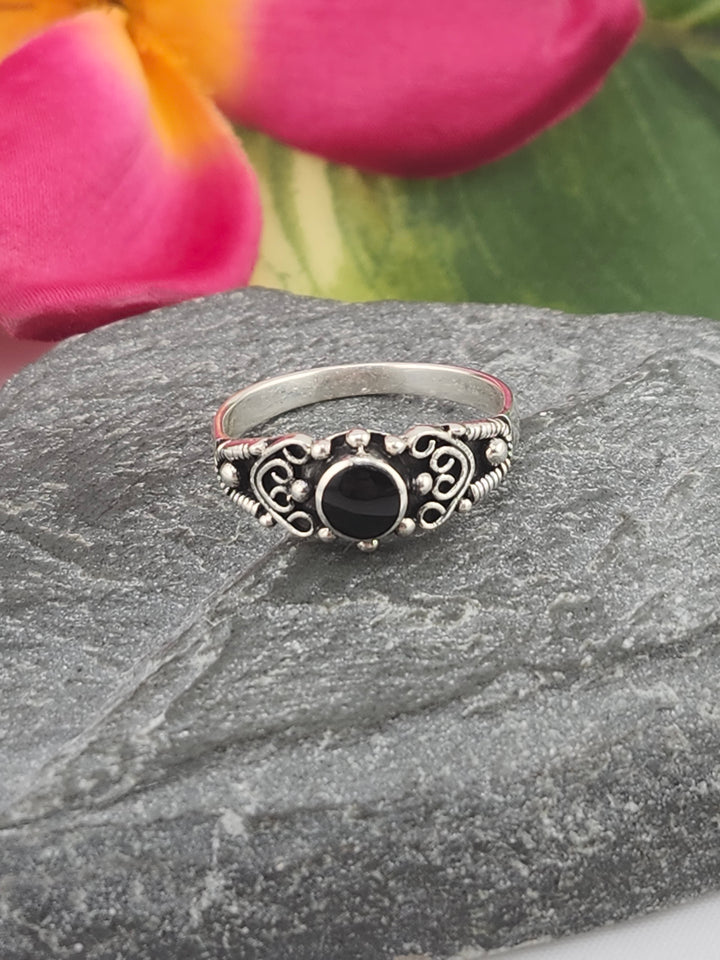 Black Onyx and 925 Sterling Silver Ring - Size 7