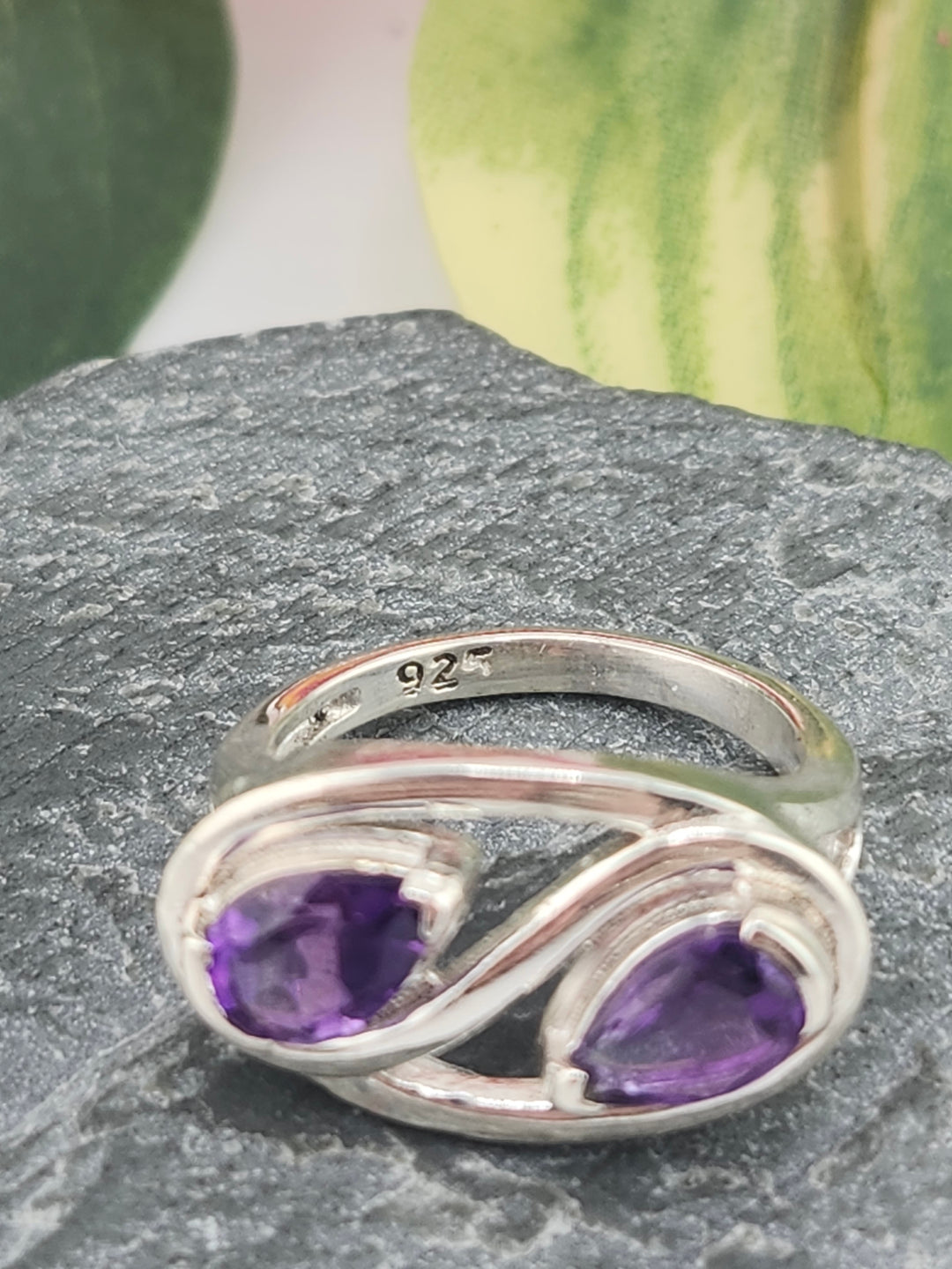 Amethyst and 925 Sterling Silver Ring - Size 7.5