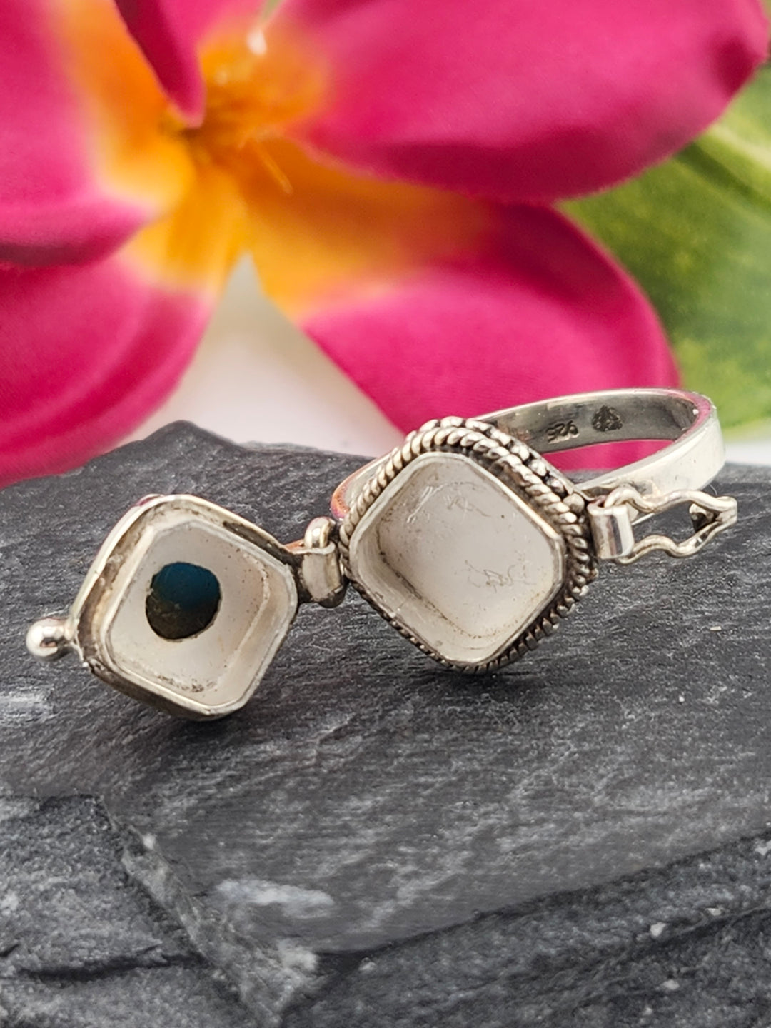 Kingman Turquoise and 925 Sterling Silver Locket Ring - Size 10