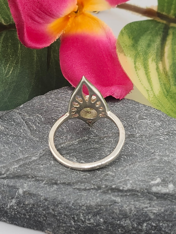 925 Sterling Silver and Peridot Ring Size 8