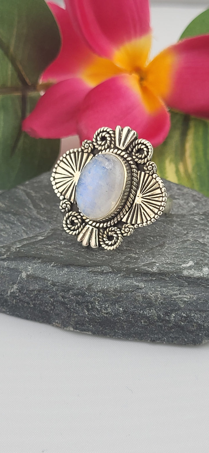 Moonstone and 925 Sterling Silver Ring Size 9