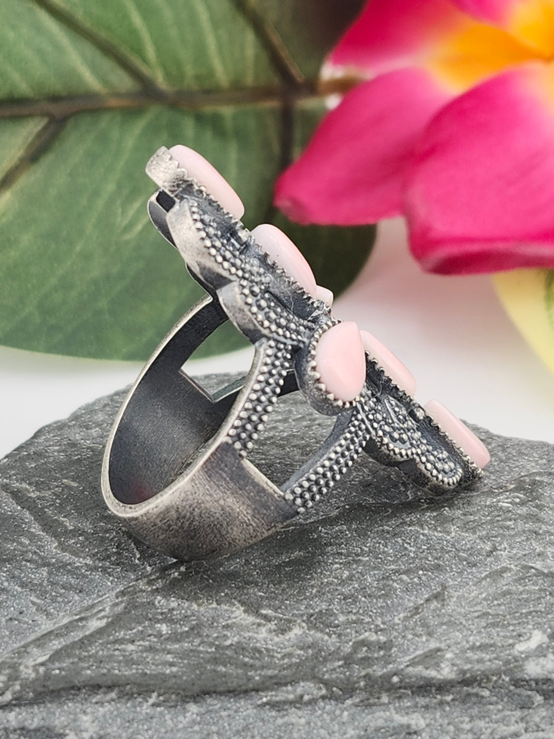 Queen Conch Shell and 925 Sterling Silver Ring - Size 9