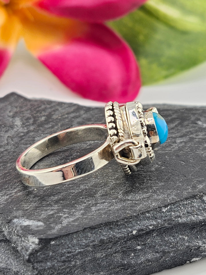 Kingman Turquoise and 925 Sterling Silver Locket Ring - Size 6.5