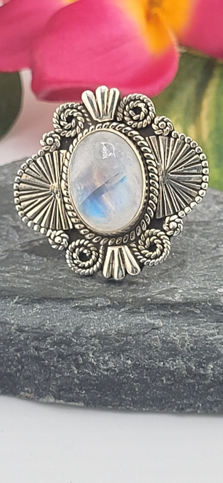 Moonstone and 925 Sterling Silver Ring Size 6.75