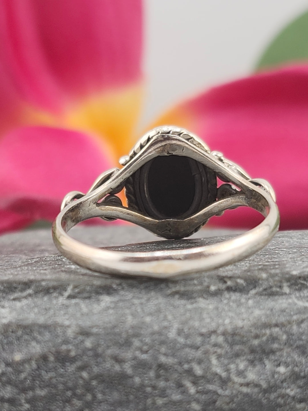 Black Onyx & 925 Sterling Silver Ring Size 7