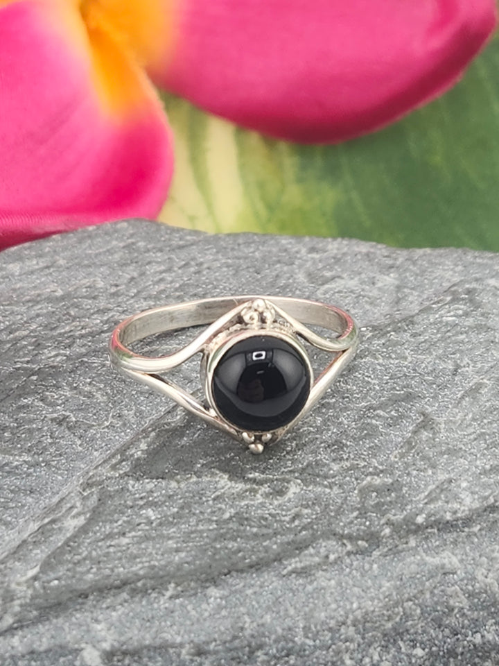 Black Onyx and 925 Sterling Silver Ring - Size 7
