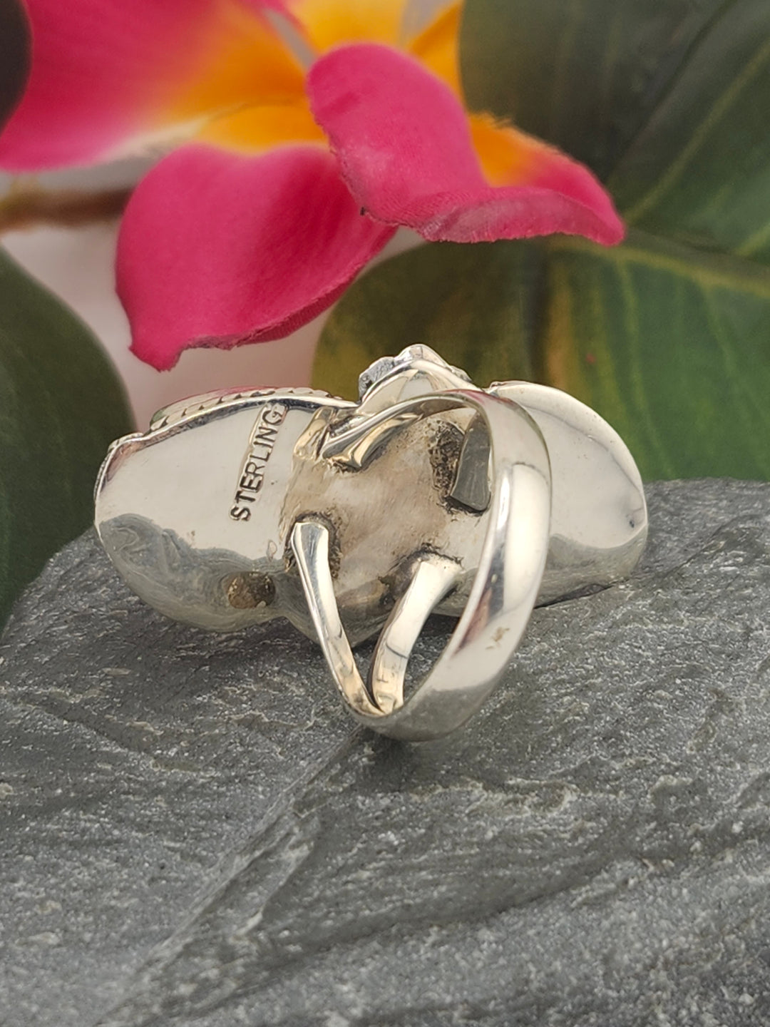 Red Spiny Oyster and 925 Sterling Silver Ring - Size 7.5