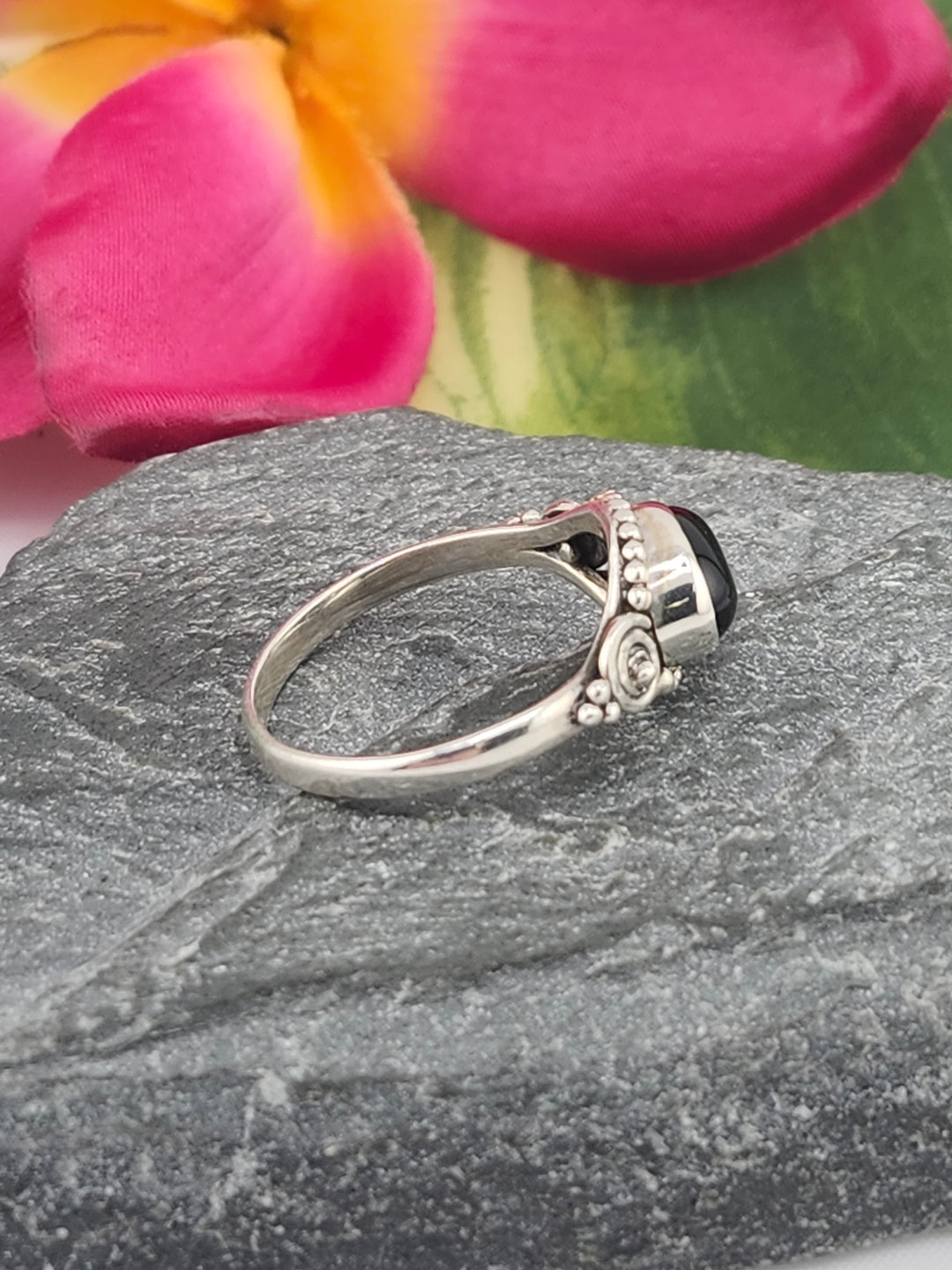 Black Onyx and 925 Sterling Silver Ring - Size 7