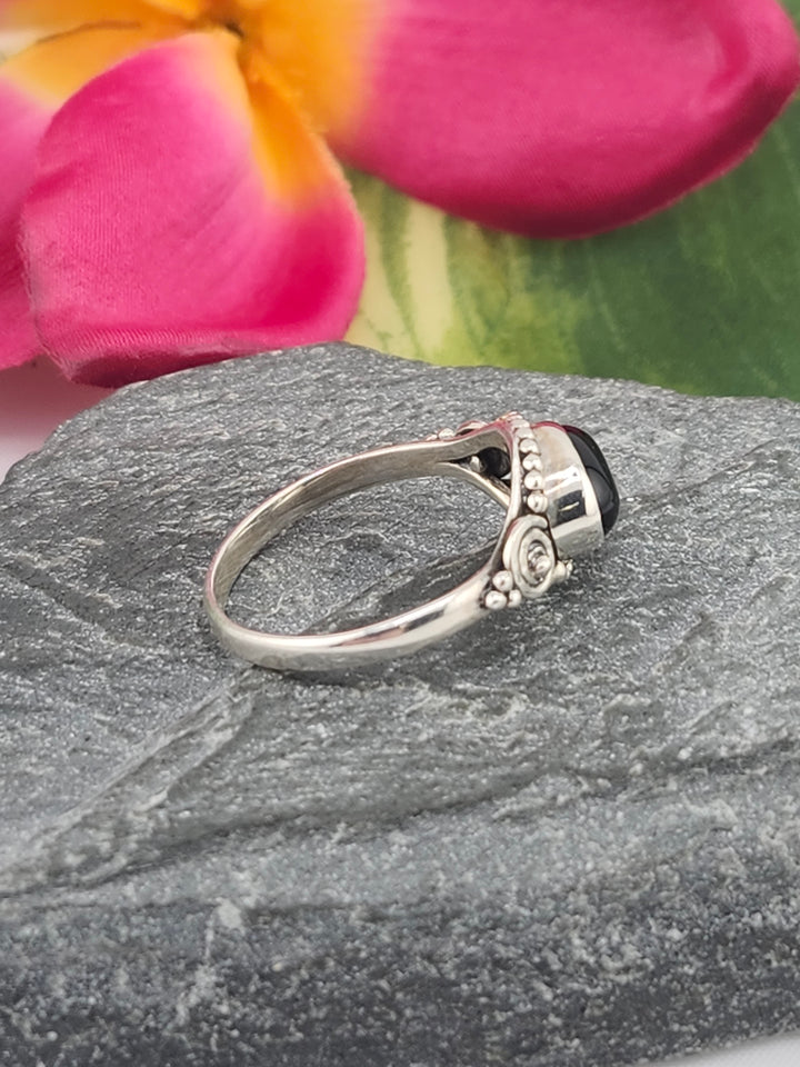 Black Onyx and 925 Sterling Silver Ring - Size 7
