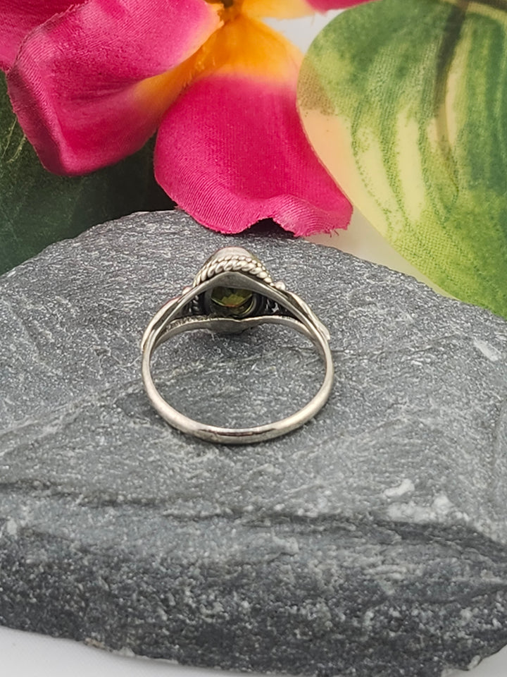 925 Sterling Silver and Peridot Ring Size 6¼