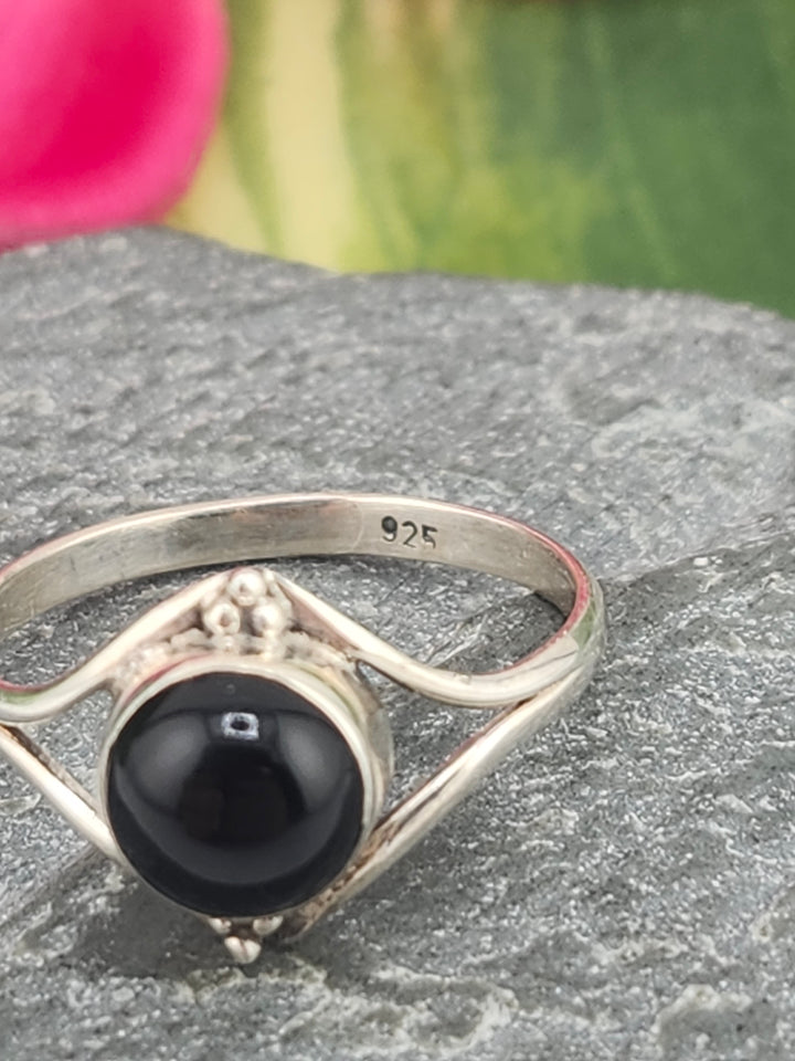 Black Onyx and 925 Sterling Silver Ring - Size 7