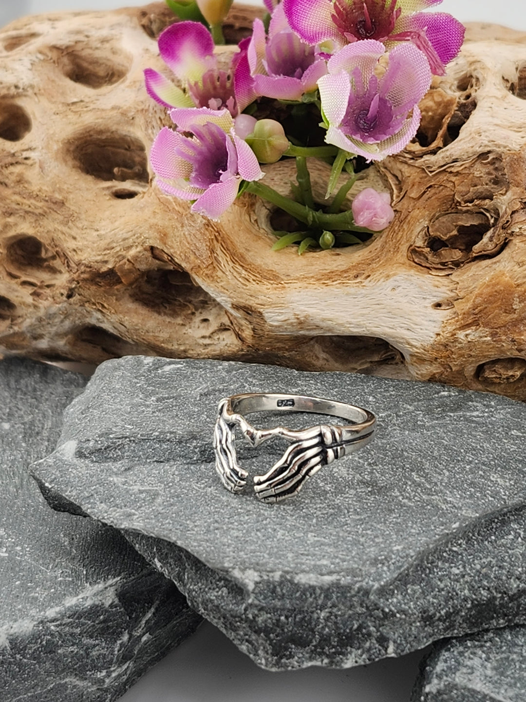 Skeleton Hand Heart Ring Size 6