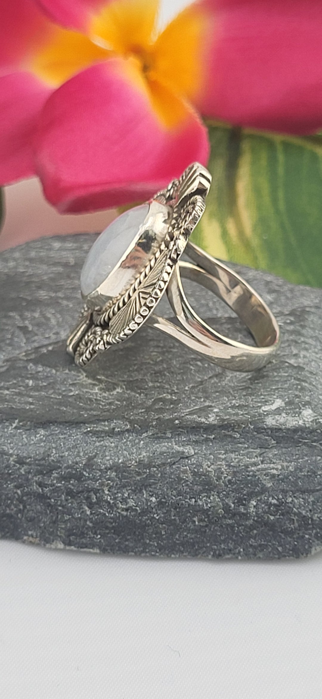 Moonstone and 925 Sterling Silver Ring Size 6