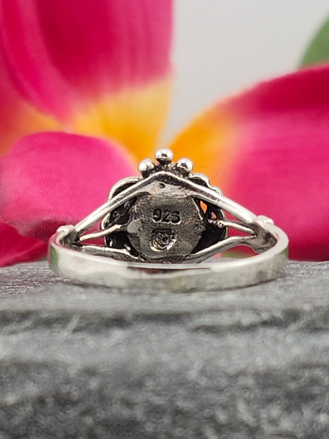 Black Onyx & 925 Sterling Silver Ring Size 6