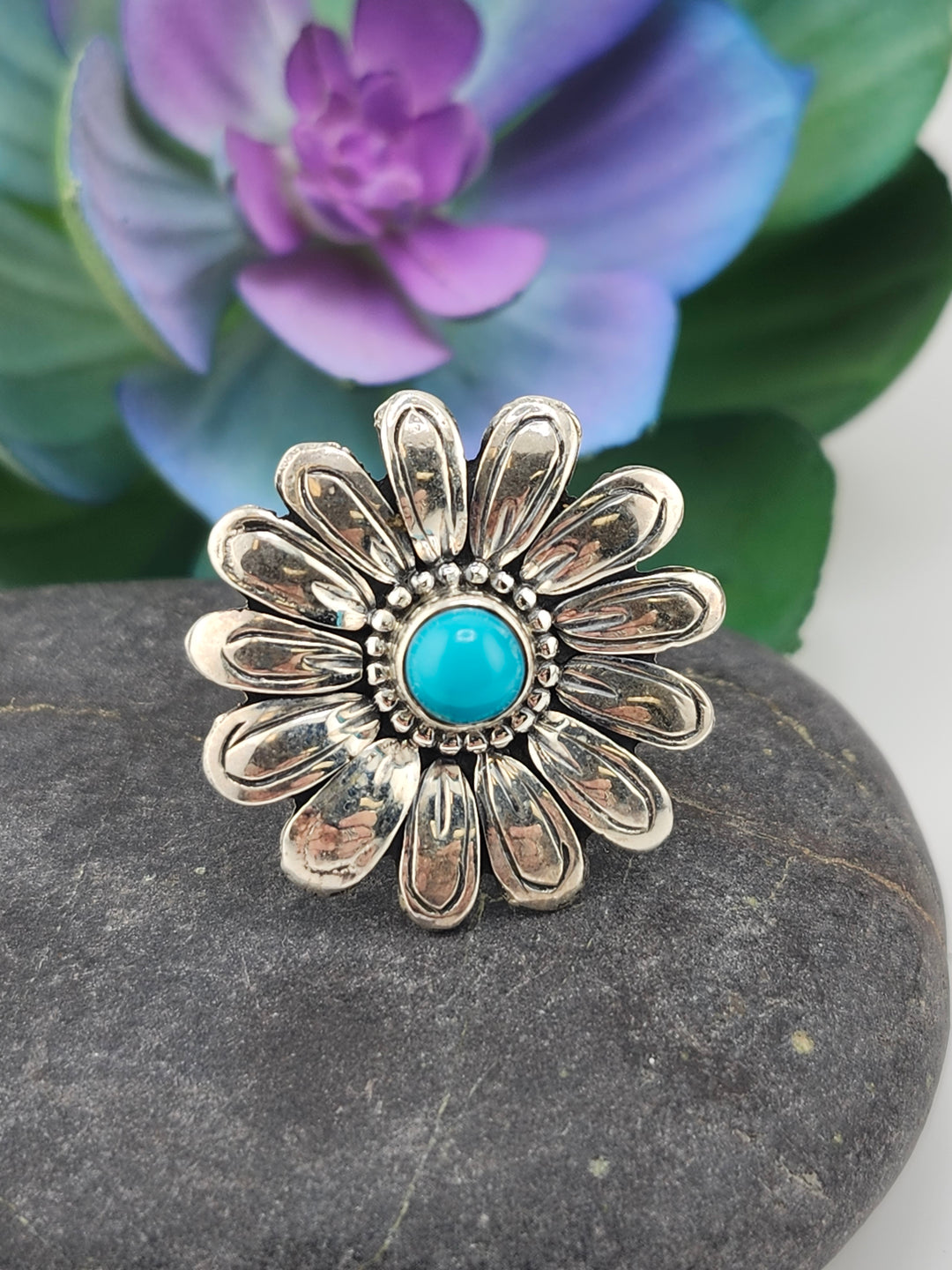 Kingman Turquoise and 925 Sterling Silver Flower Ring - Size 7