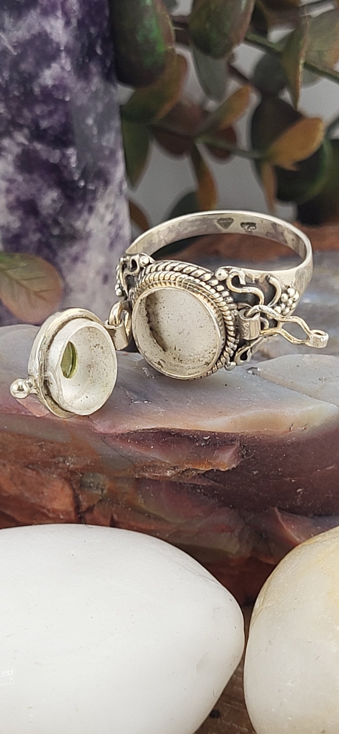 Peridot & 925 Sterling Silver Lockett Ring Size 10¼