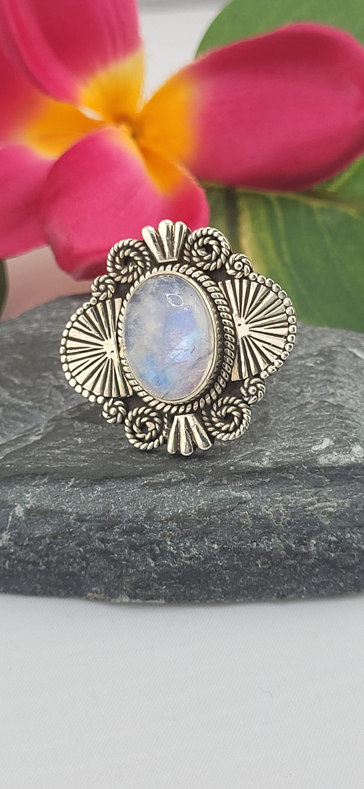 Moonstone and 925 Sterling Silver Ring Size 8