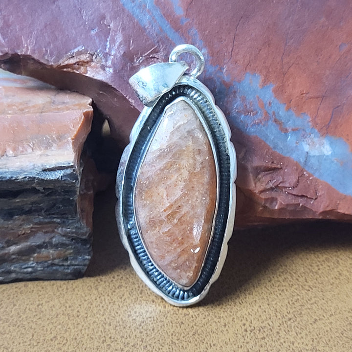 Natural Sunstone 925 Sterling Silver Pendant