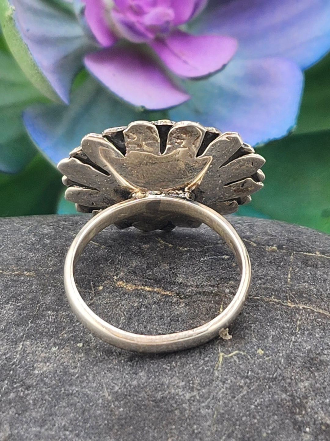 Kingman Turquoise and 925 Sterling Silver Flower Ring - Size 6.5