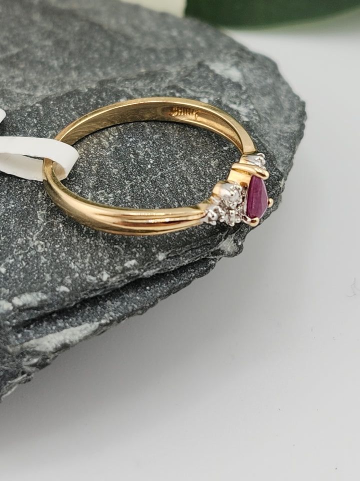 10K Gold Diamond and Ruby Ring