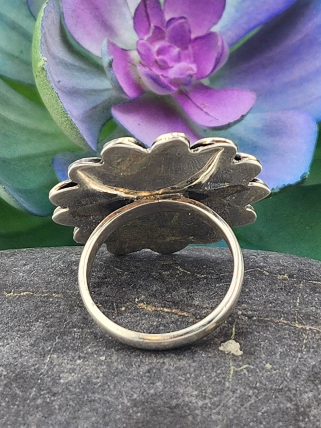 Kingman Turquoise and 925 Sterling Silver Flower Ring - Size 6.5