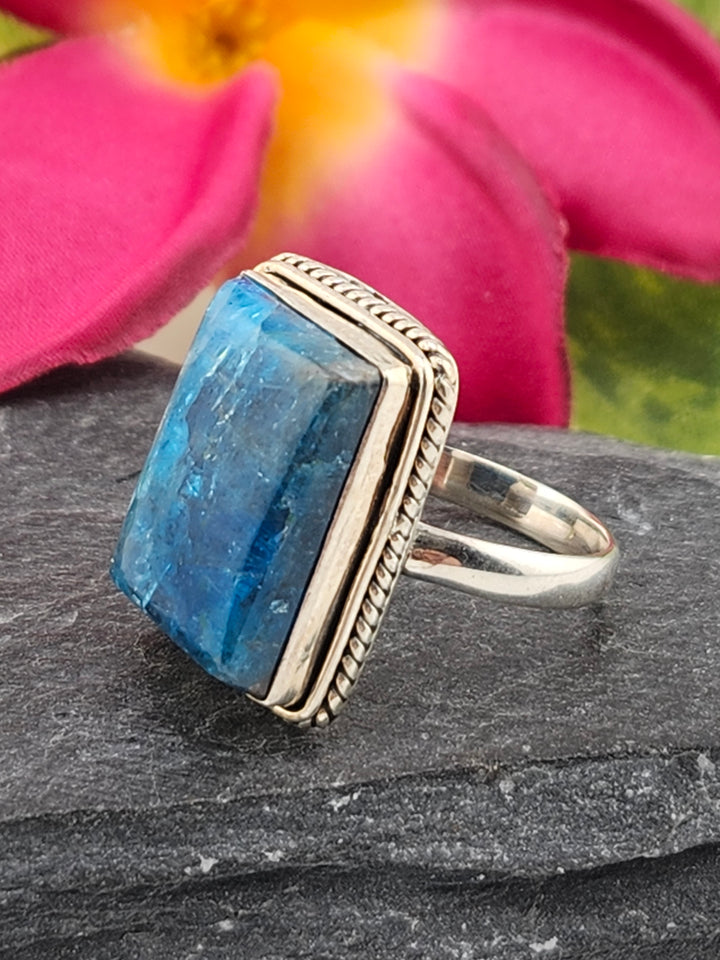 Apatite & 925 Sterling Silver Ring Size 7