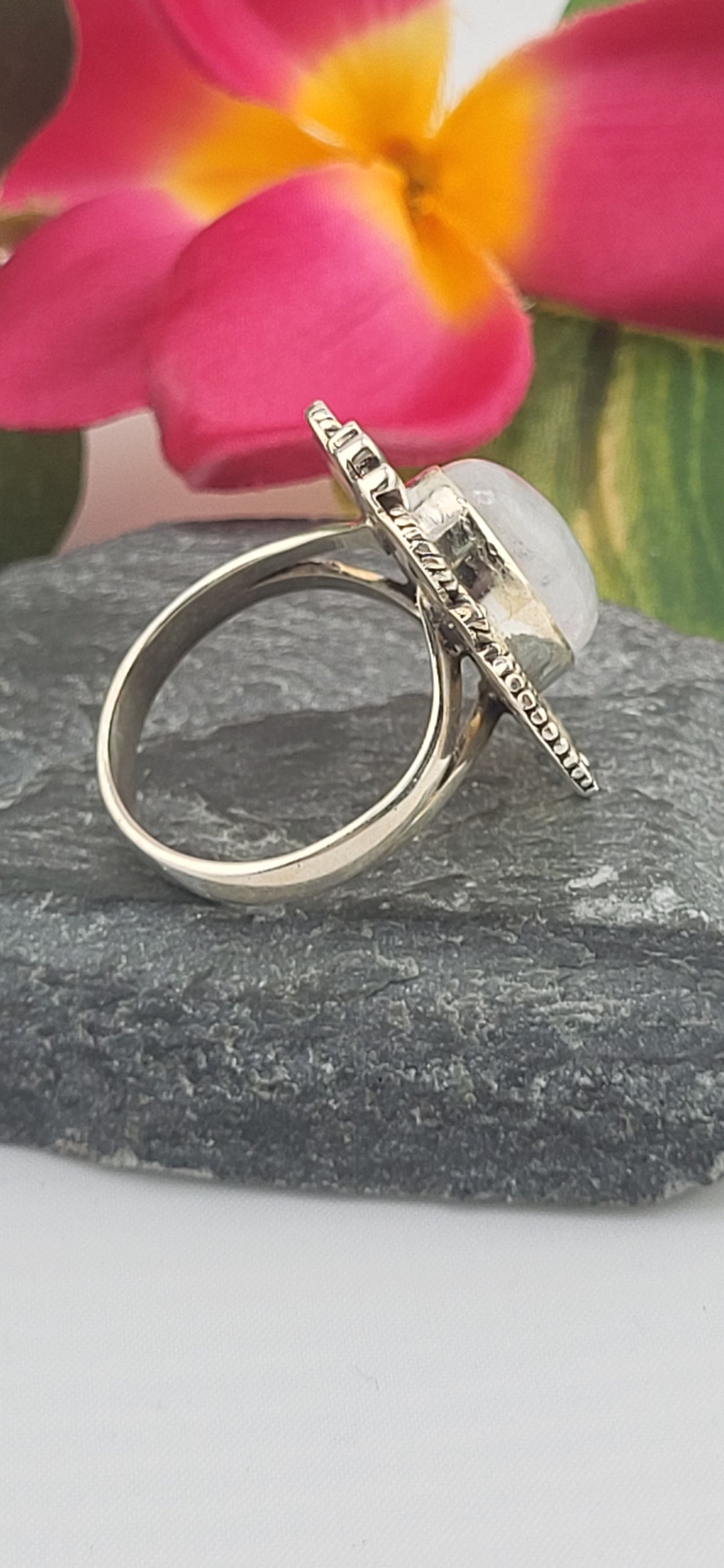 Moonstone and 925 Sterling Silver Ring Size 9