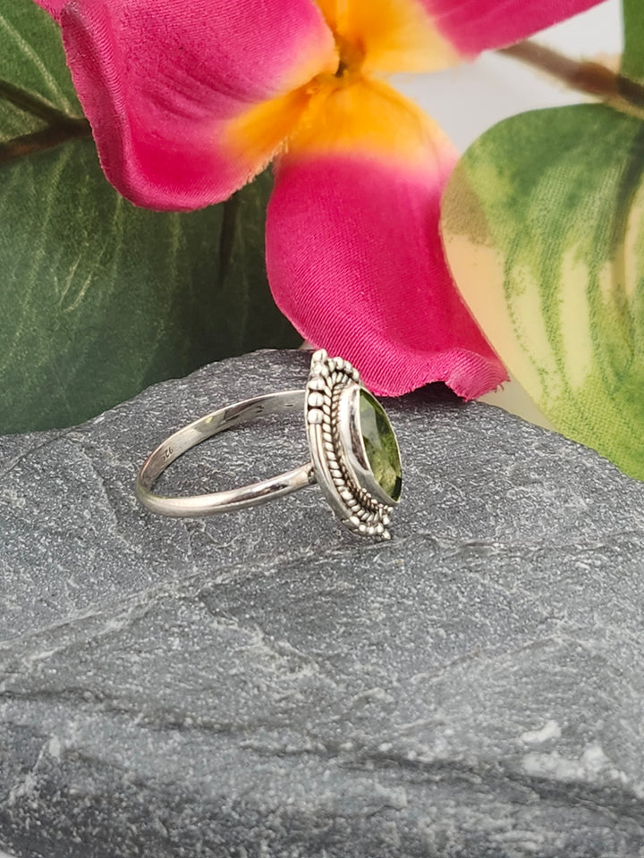 925 Sterling Silver and Peridot Ring Size 7