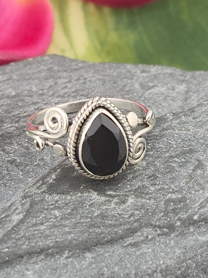 Black Onyx and 925 Sterling Silver Ring - Size 6