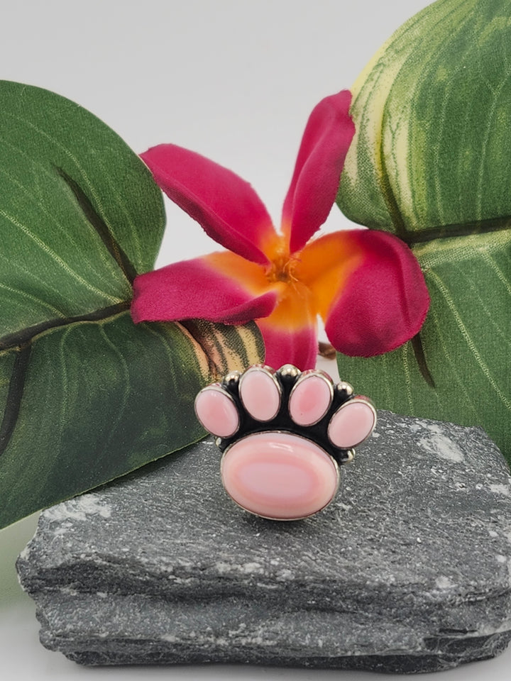 Queen Conch Paw Ring Size 10