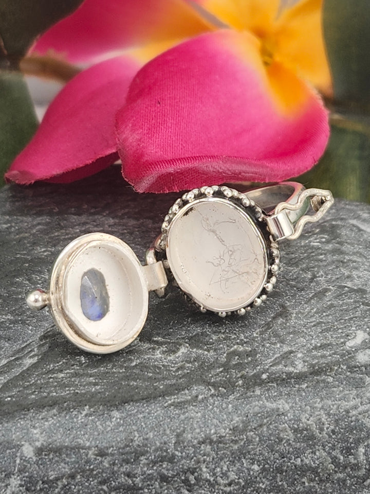 Moonstone and 925 Sterling Silver Locket Ring - Size 6