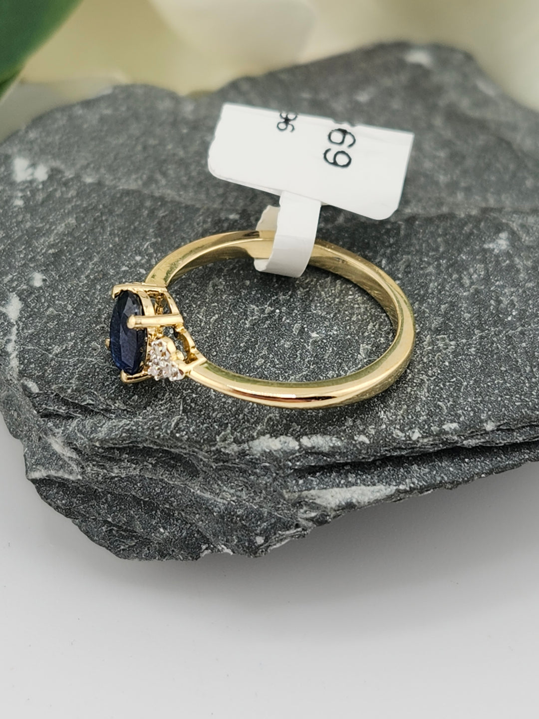 10K Gold Diamond and Blue Sapphire Ring
