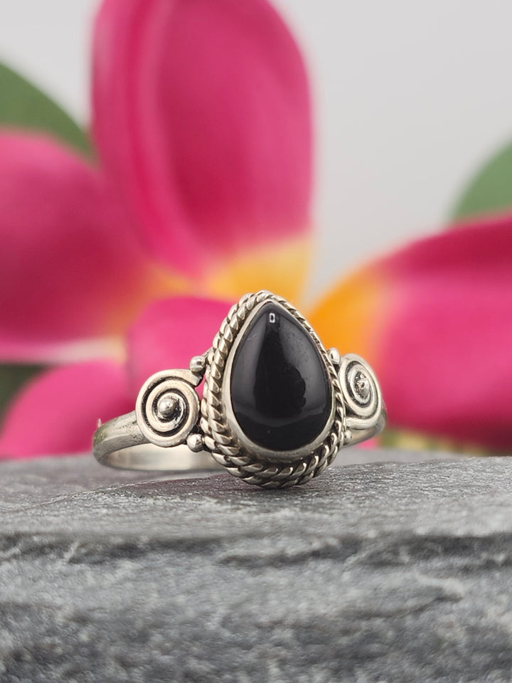 Black Onyx & 925 Sterling Silver Ring Size 7