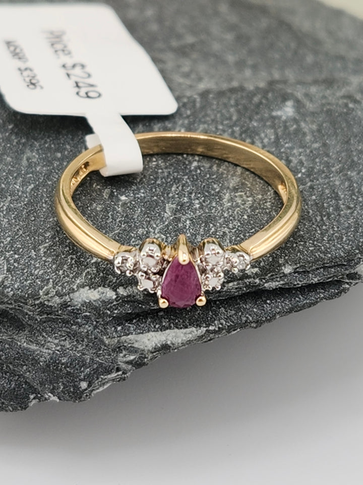 10K Gold Diamond and Ruby Ring