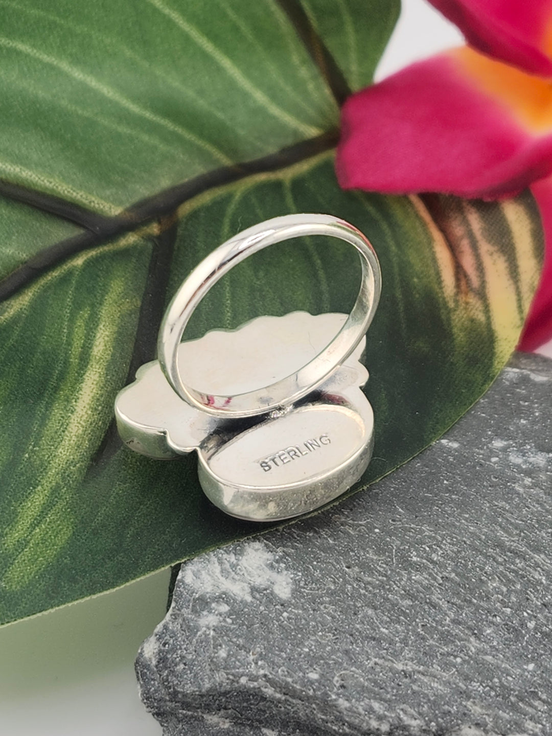 Queen Conch Paw Ring Size 9.25